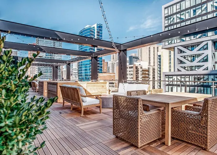 Apartment River North 1br W Gym Lounge Roof Nr Riverwalk Chi-895