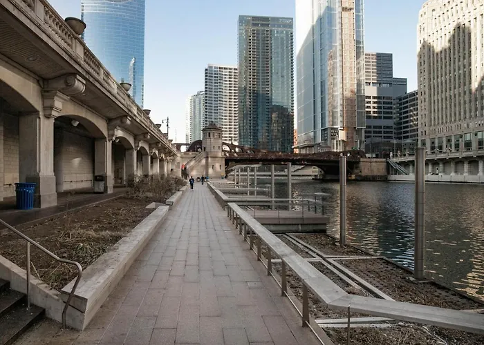 River North 1br W Gym Lounge Roof Nr Riverwalk Chi-895 Apartment