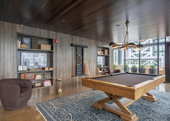 River North 1br W Gym Lounge Roof Nr Riverwalk Chi-895